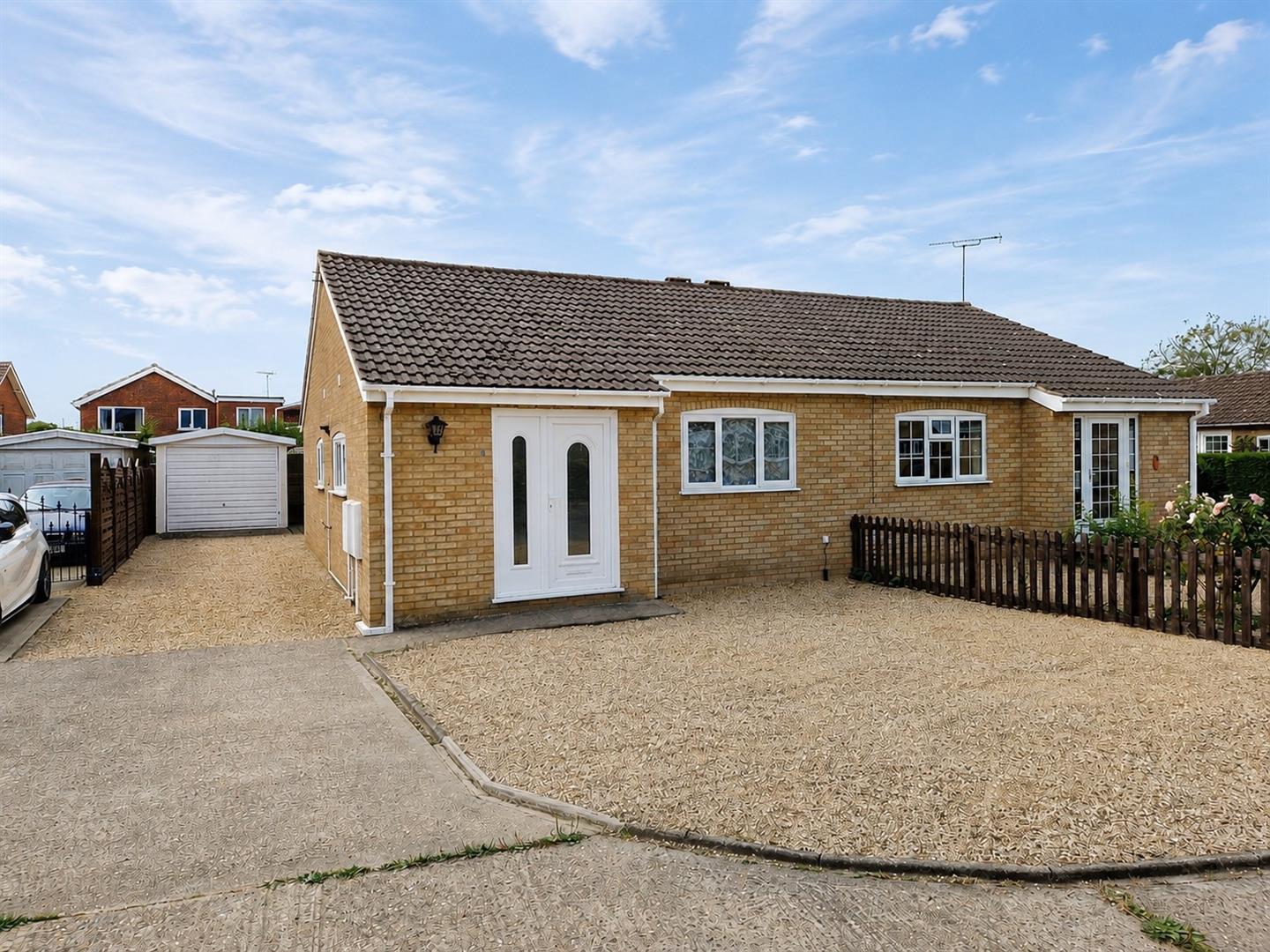 2 bed property in Ellison Close, Wellingborough